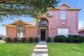 408 Sugar Mill Dr Cedar Hill, TX 75104